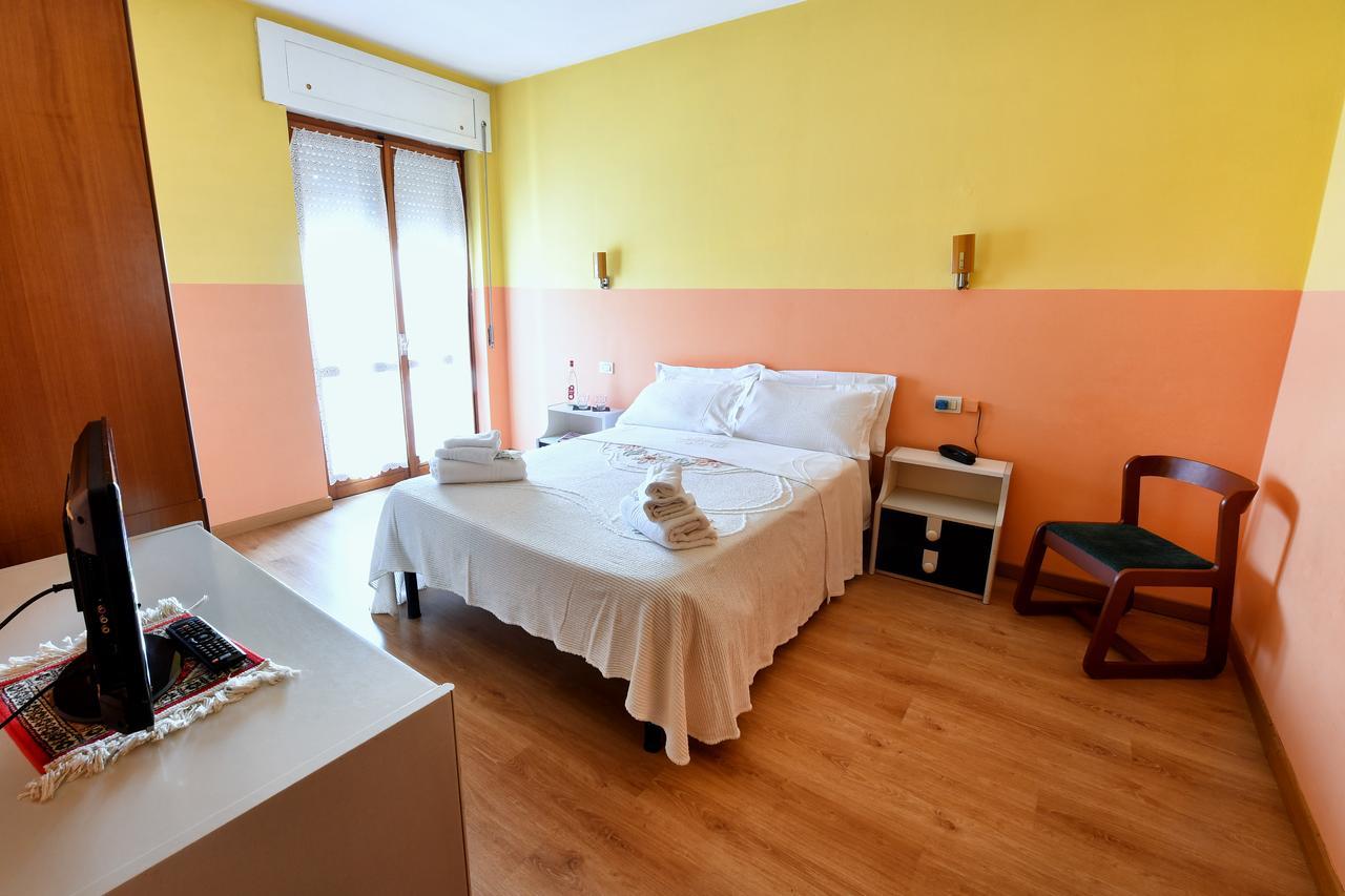 Hotel Motel Europa Домодоссола Экстерьер фото