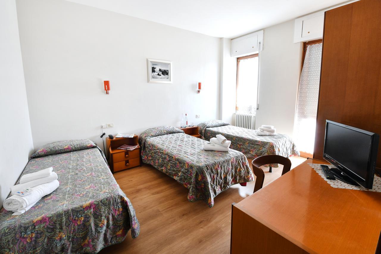 Hotel Motel Europa Домодоссола Экстерьер фото
